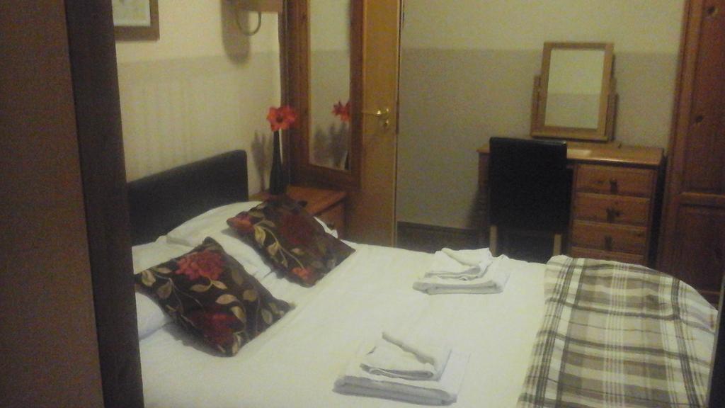 Dillwyn'S Hotel Pontardawe Exterior photo